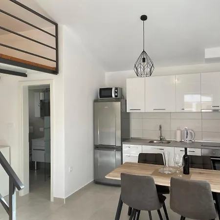 Avelanda Ii Apartment *